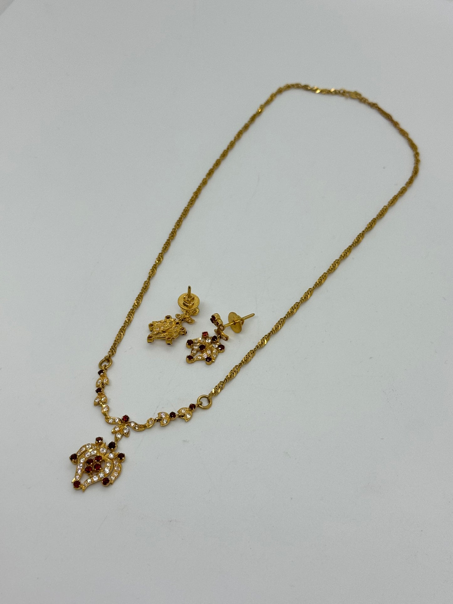 22ct Yellow Gold Floral Jewellery Suite