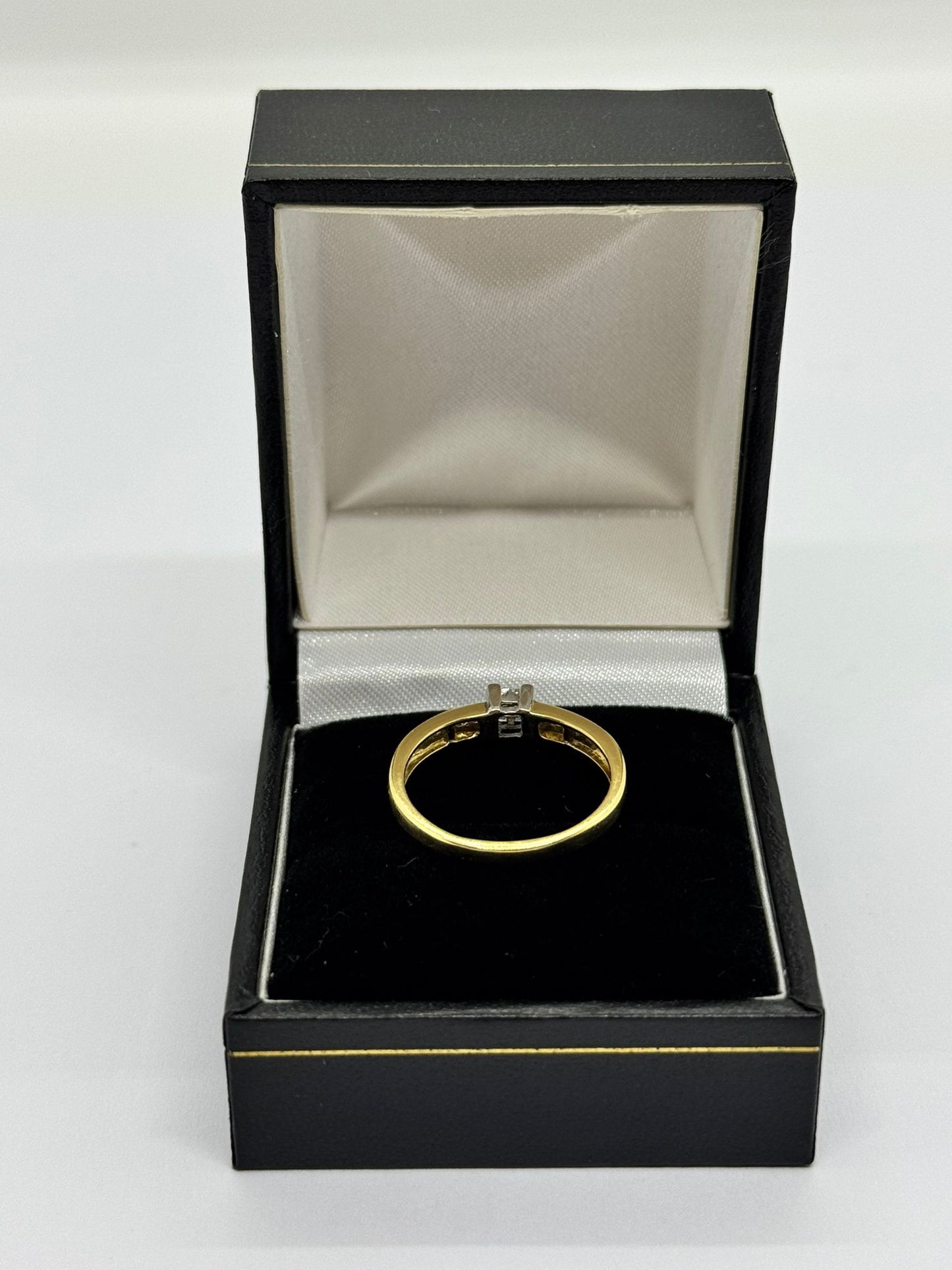 18ct 4 Stone Set Diamond Ring