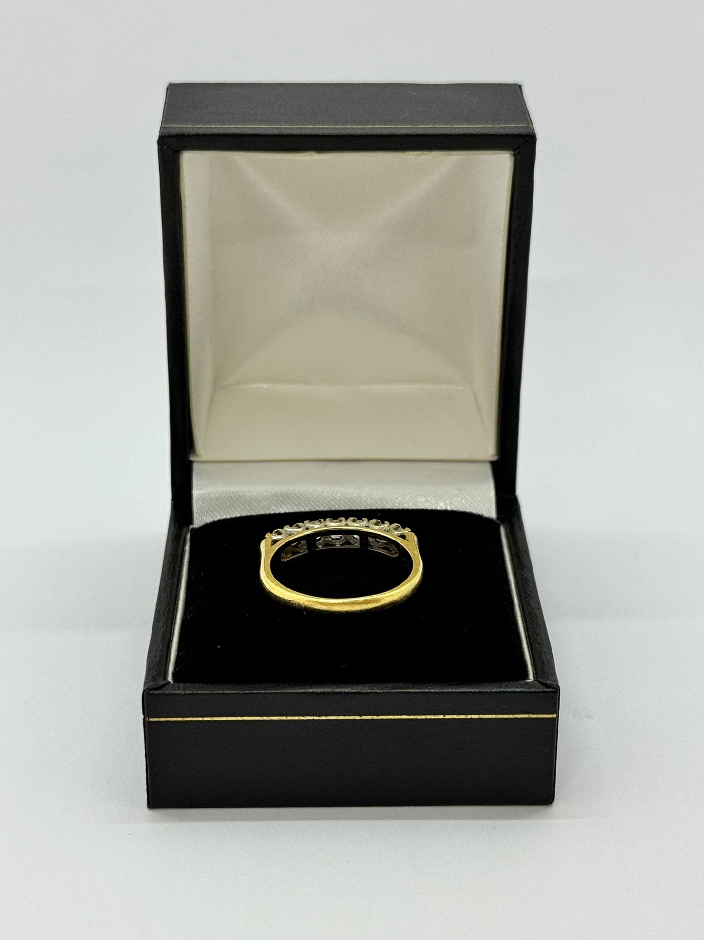 18ct Diamond Set Ring