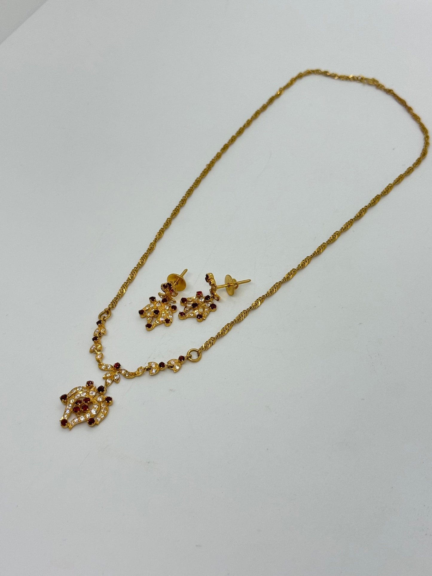 22ct Yellow Gold Floral Jewellery Suite