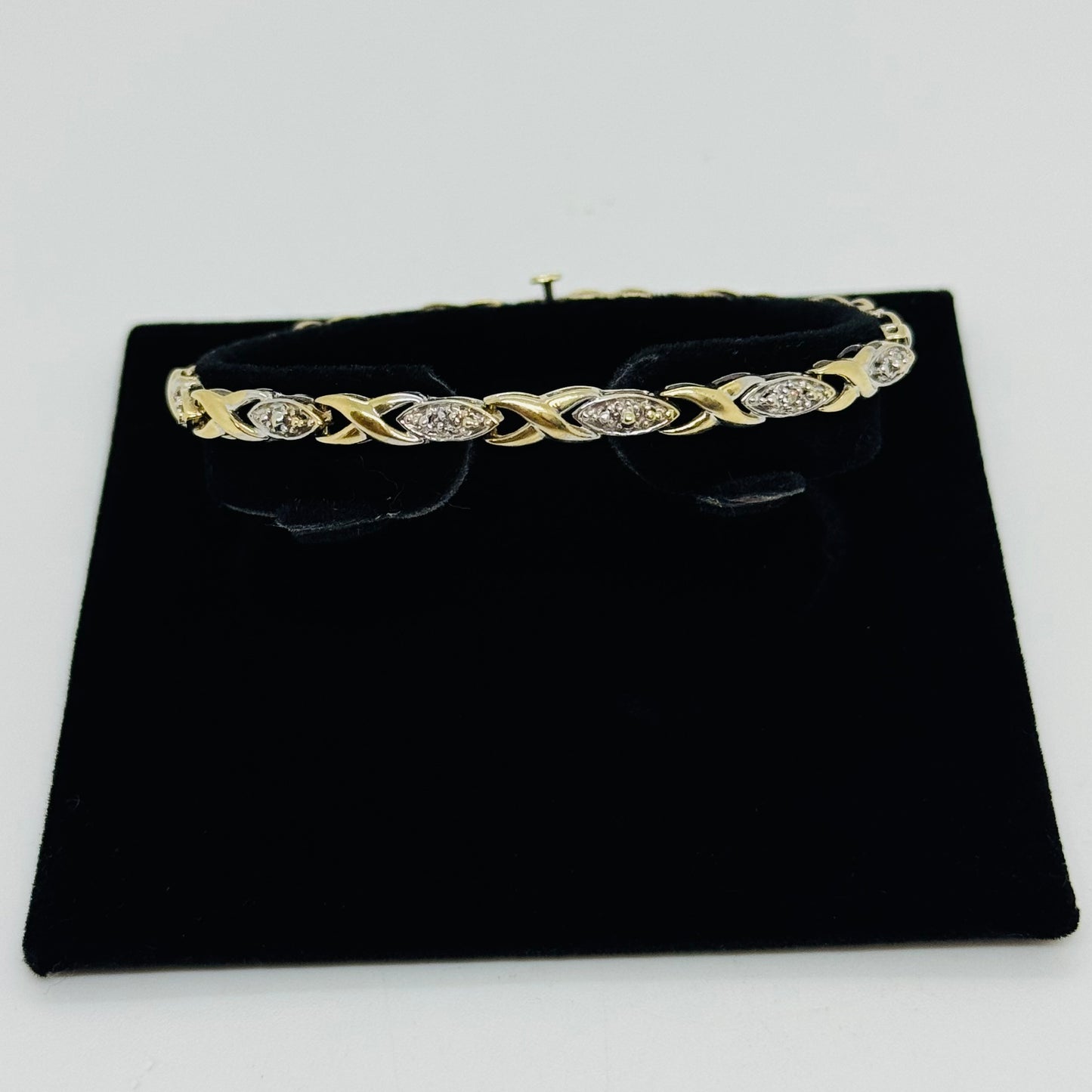 9ct Yellow Gold Ornate "Kiss" Link Bracelet
