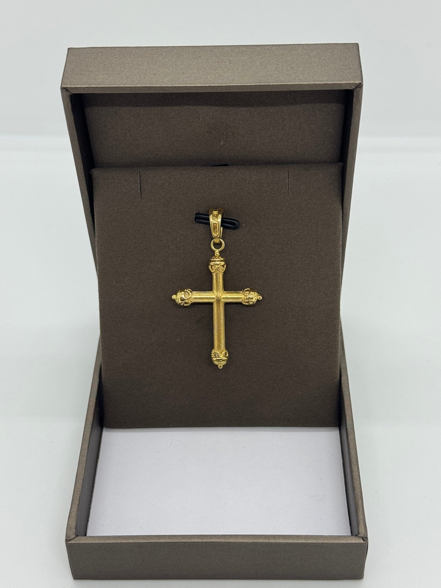 18k Gold & Diamond Cross Pendant