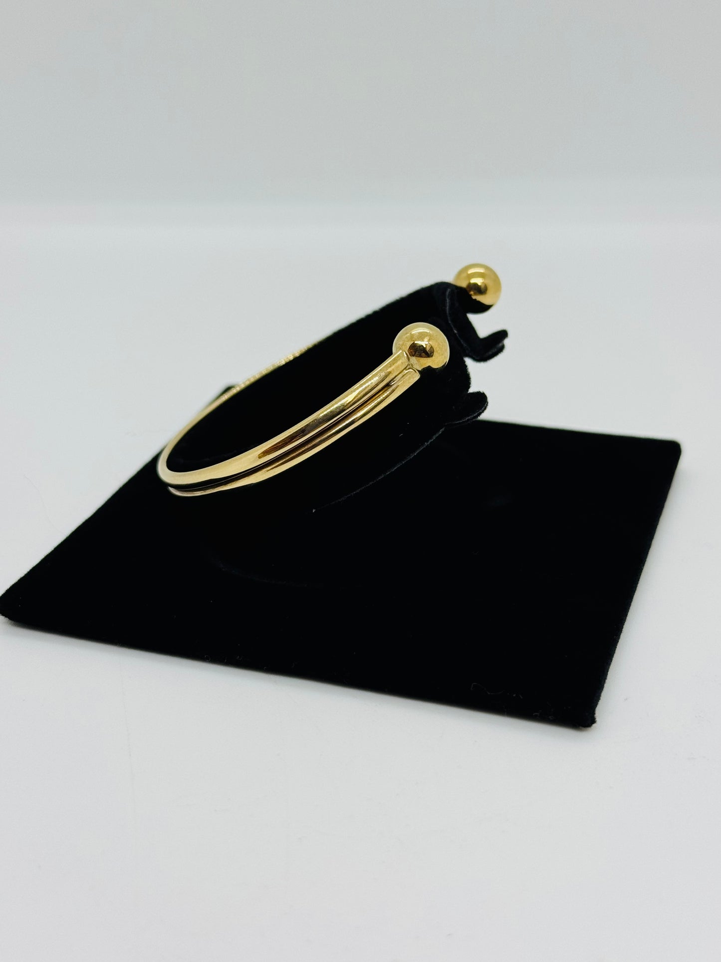 9ct Yellow Gold Patterned Torque Bangle