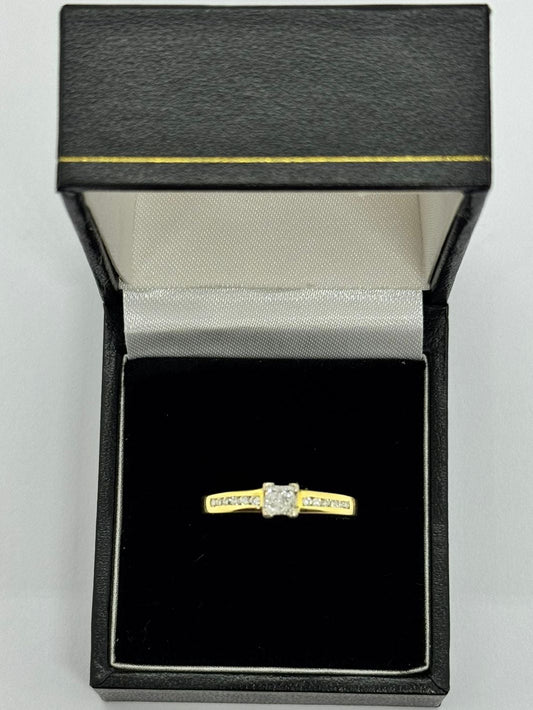 18ct 4 Stone Set Diamond Ring