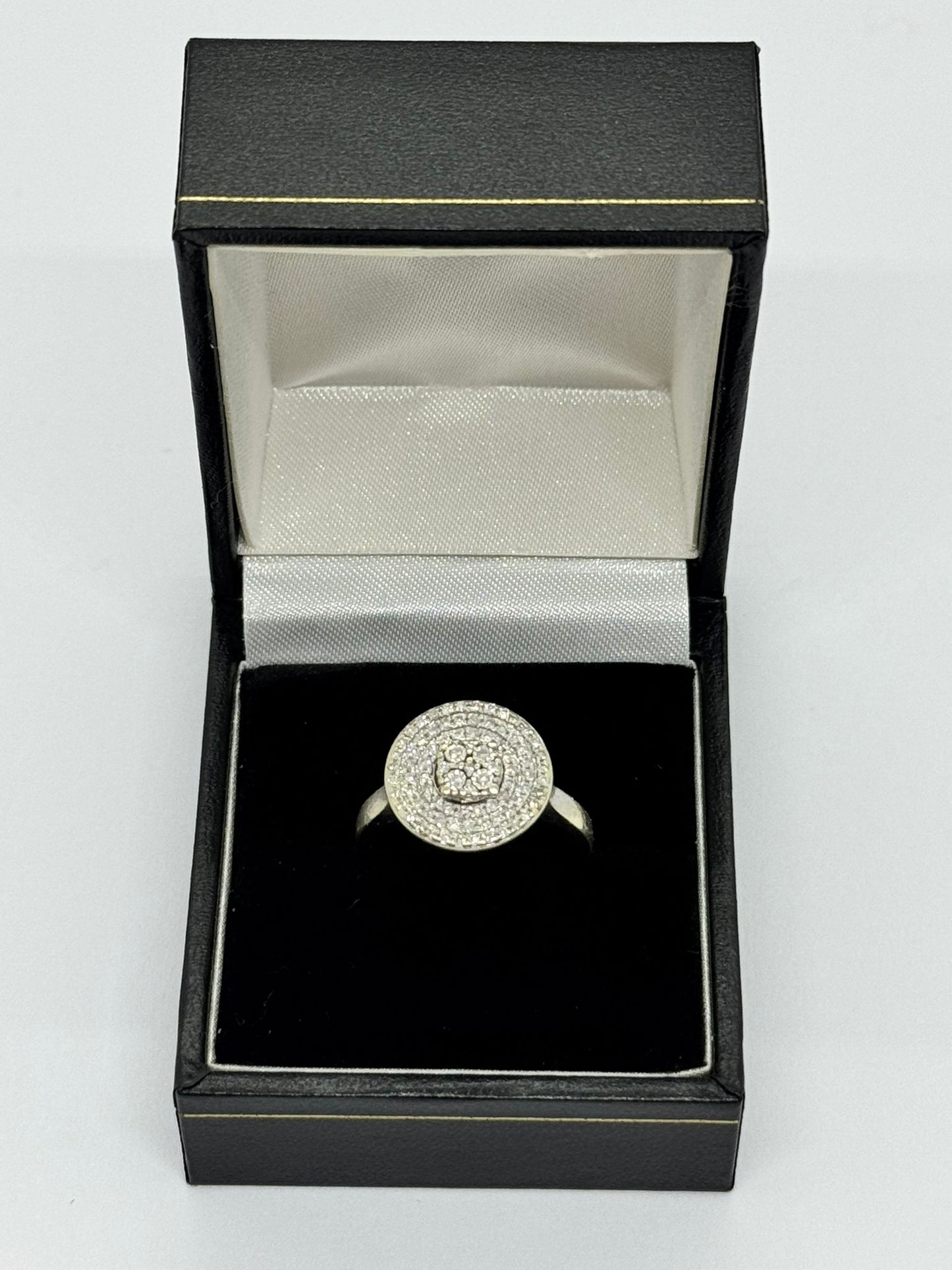 9ct Round-Cut Diamond Cluster ring