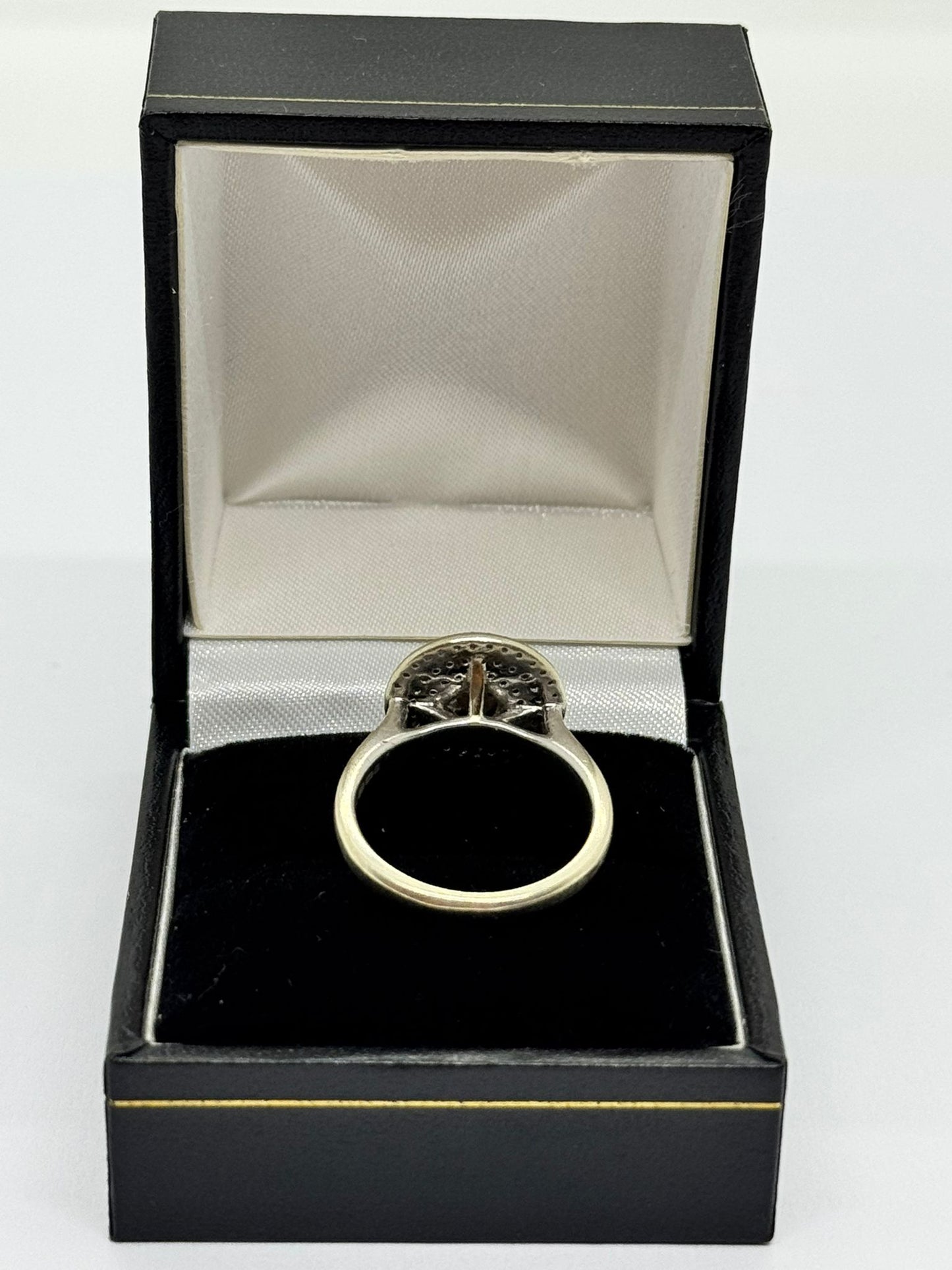 9ct Round-Cut Diamond Cluster ring