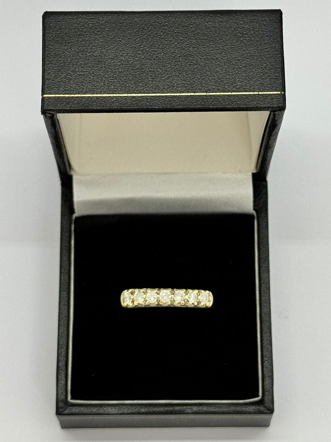 18ct Diamond Set Ring