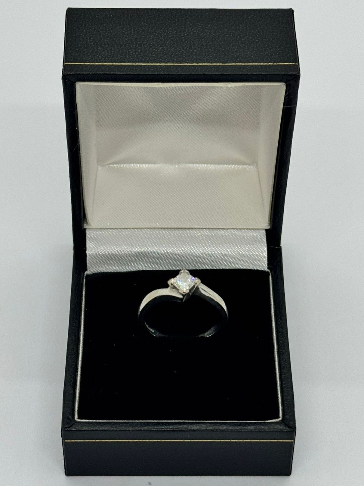 18ct White Gold Square Diamond ring