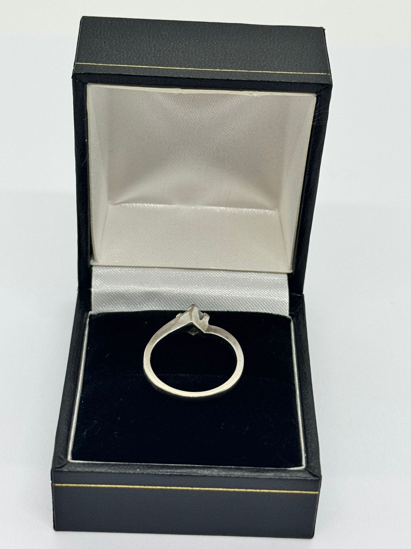 18ct White Gold Square Diamond ring