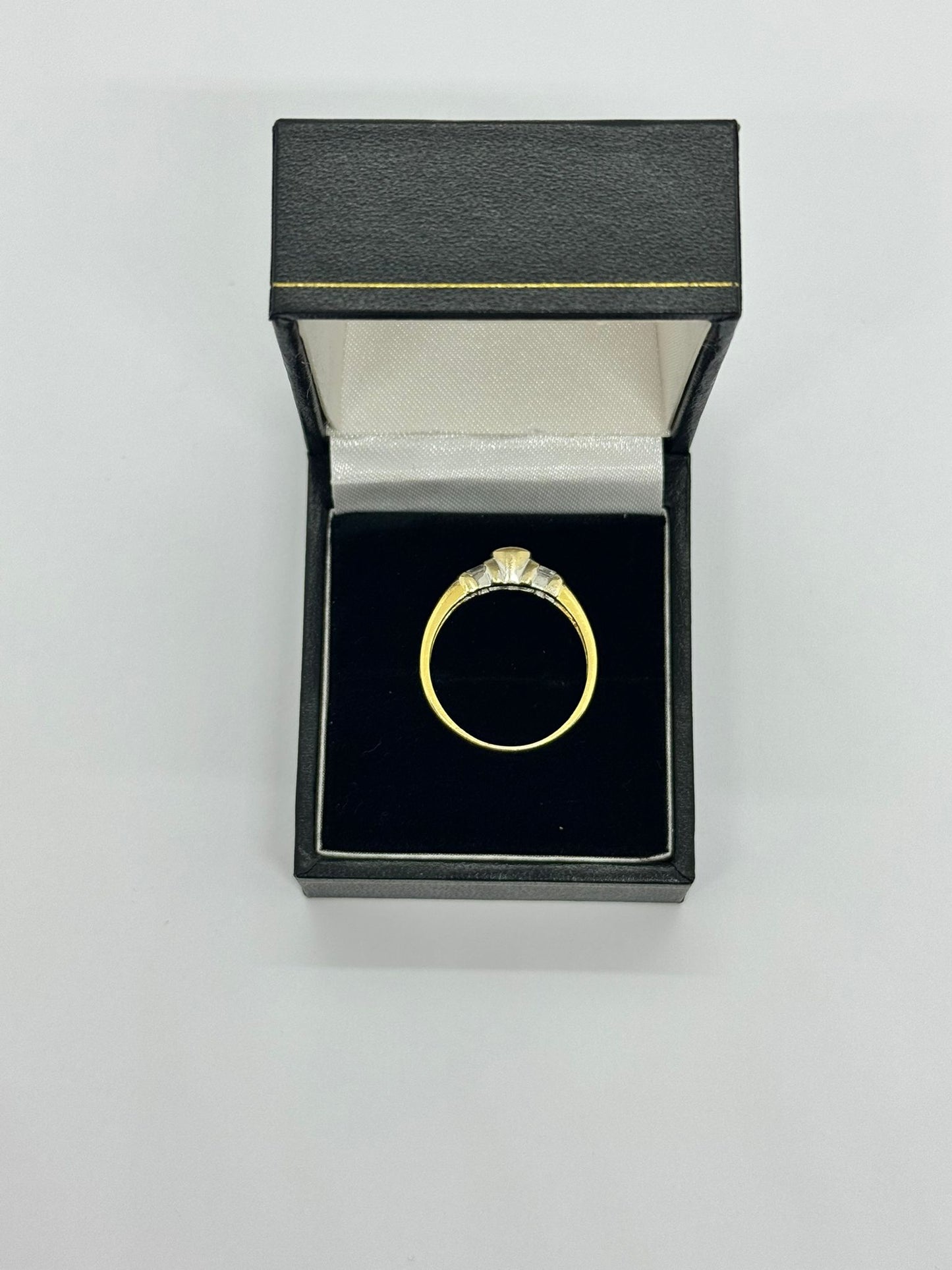 18ct Diamond Set Ring