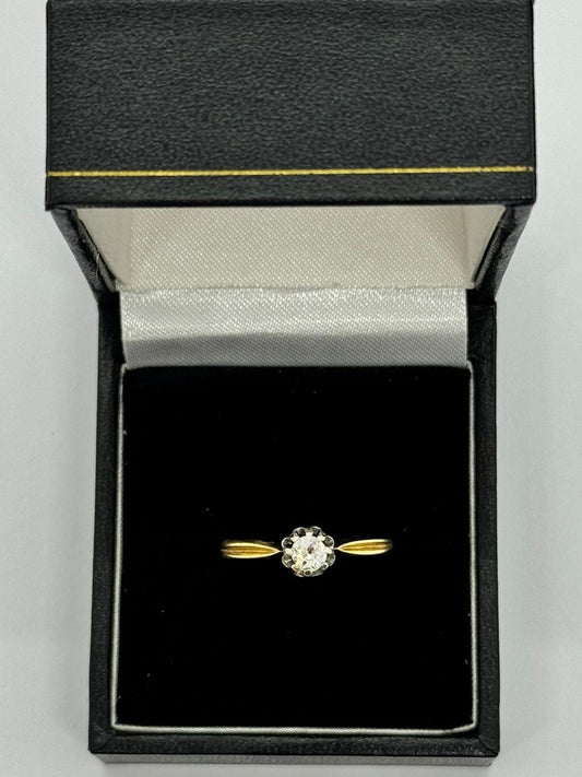 18ct 8 Claw Diamond Single Stone  ring